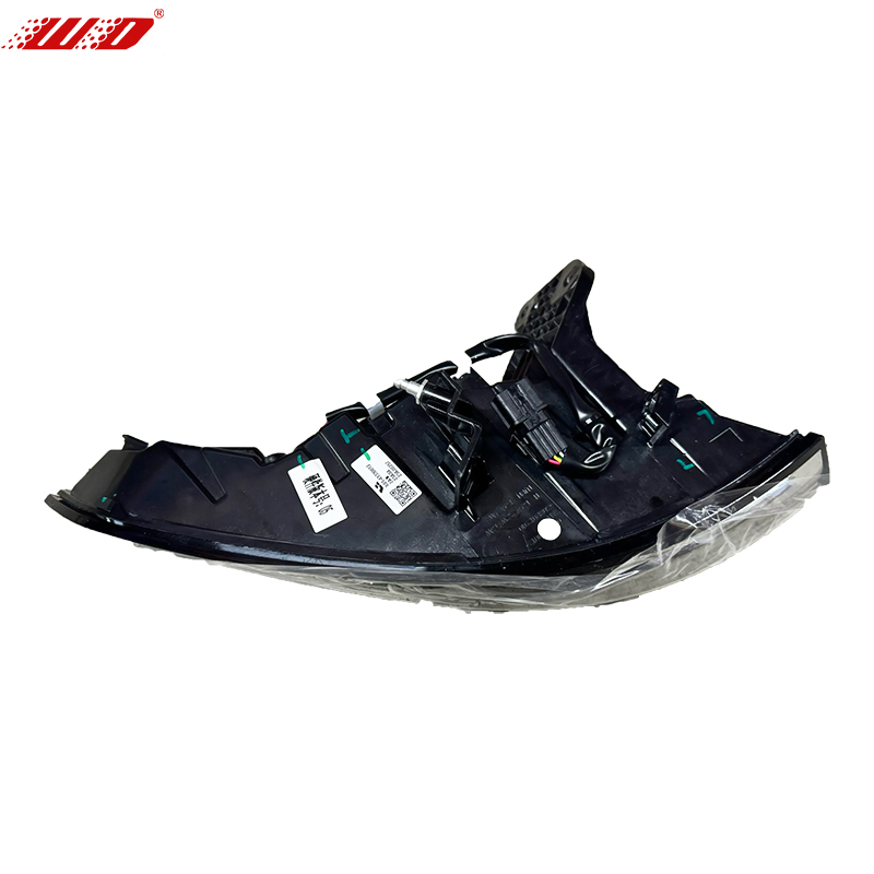 X02-41330011 - Lijevo stražnje svjetlo - L8 X02-41330012 - Desno stražnje svjetlo - L8